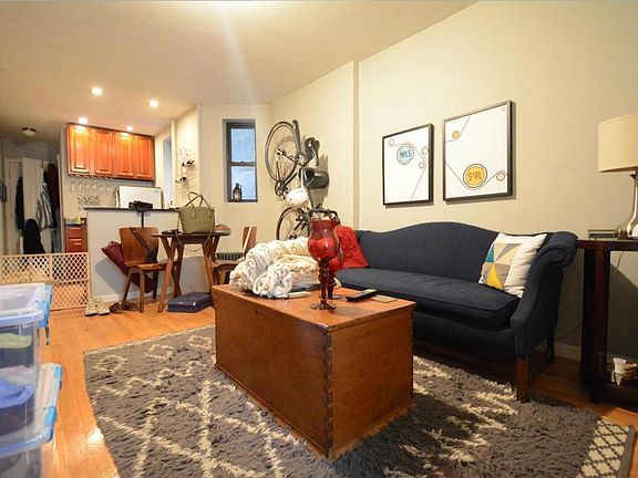 5th image of 234 Mulberry St APT 11