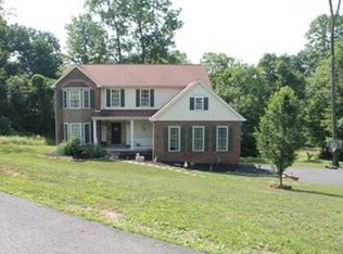 320 Laurel Ave, Ellwood City, PA 16117