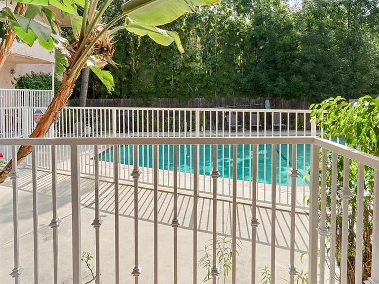 14332 Riverside Dr #5 — Photo 11