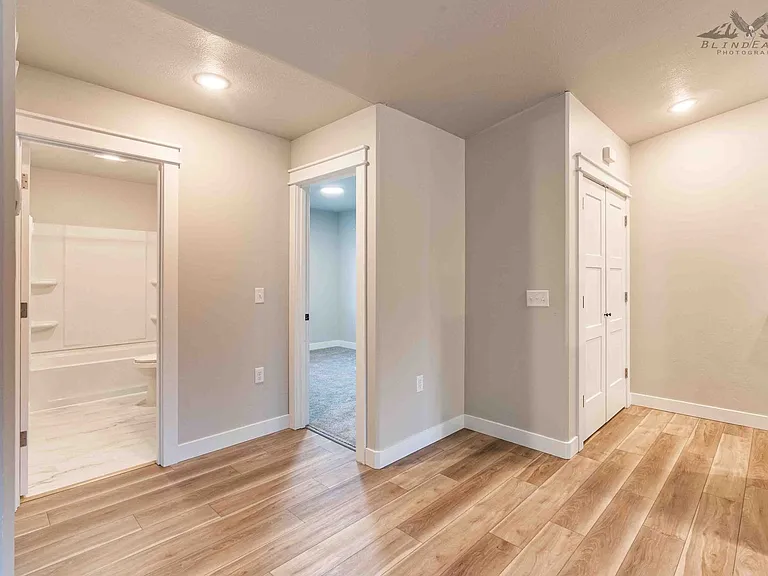 4458 N C Bell Cir — Photo 25