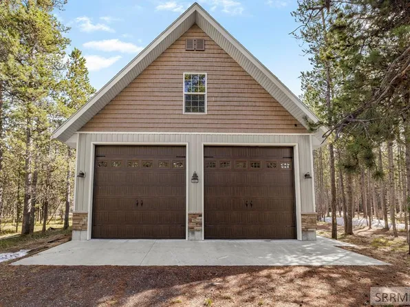 3802 Mortensen Ln, Island Park, ID 83429