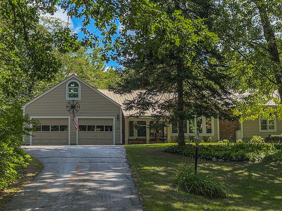 3rd image of 37 Woodland Shore Drive