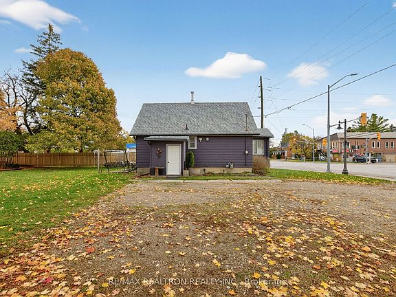 5th image of 3 Elora St N