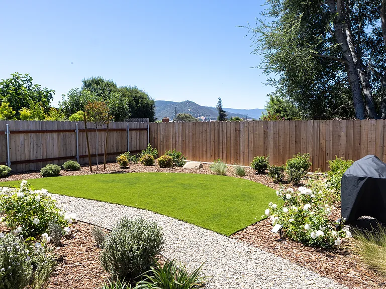 120 Nina Pl — Photo 14