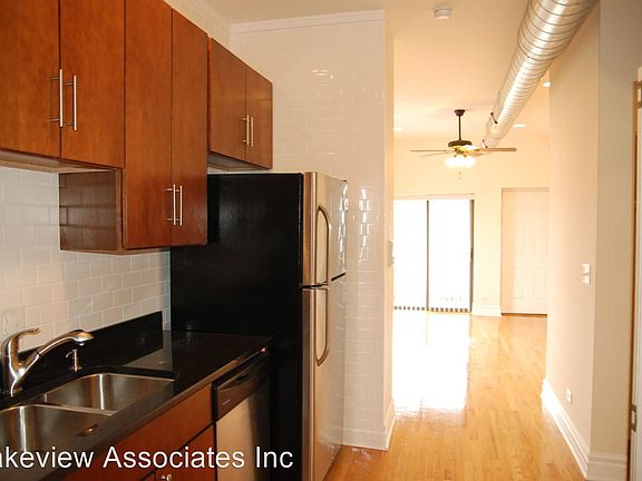 4th image of 2055 N Sheffield Ave APT 4R