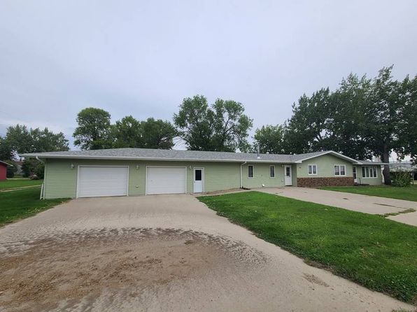 225 Akin St, Newburg, ND 58762