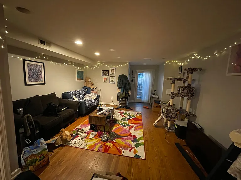 1364 Kenyon St NW — Photo 8