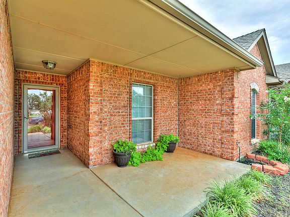 2nd image of 10200 Ashford Dr