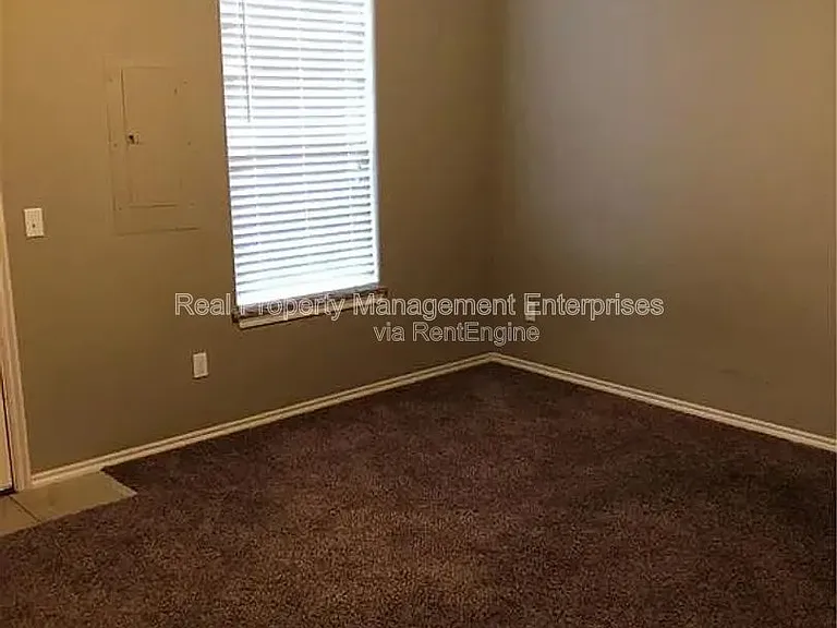 1846 Cypress Ln — Photo 6