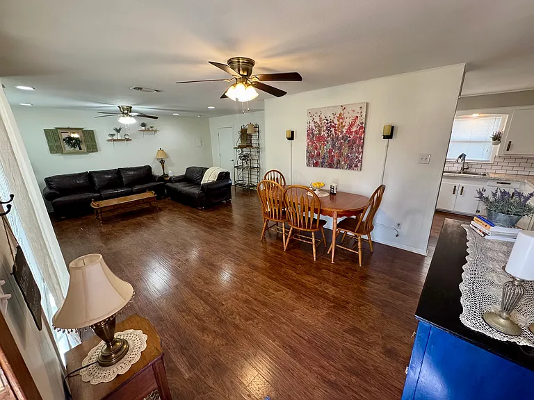 3242 Melinda Ln — Photo 5