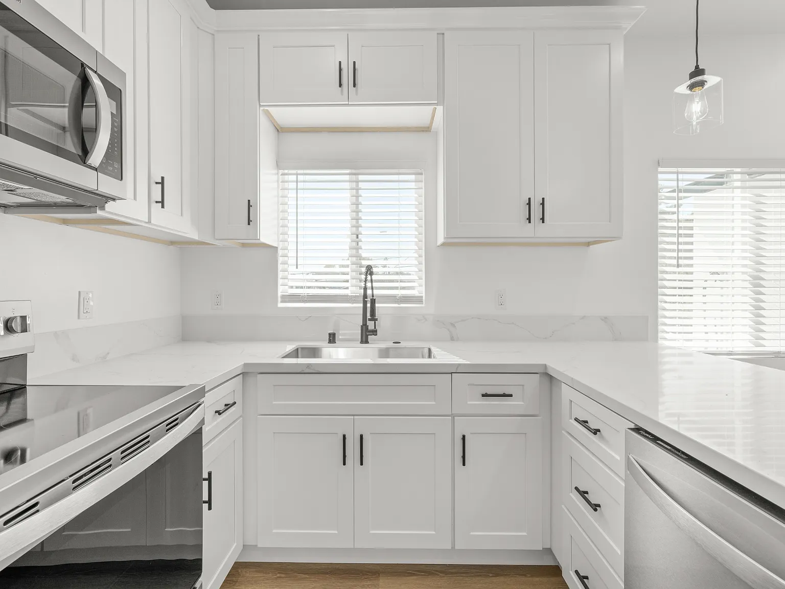 6402-06 Shane Place - 6402 - Unit 1 — Photo 4
