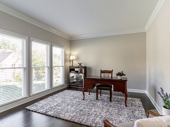 4th image of 4747 Outlook Way NE