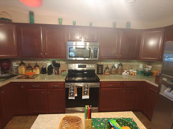 5th image of 395 Devon Chase Hl Unit 1204