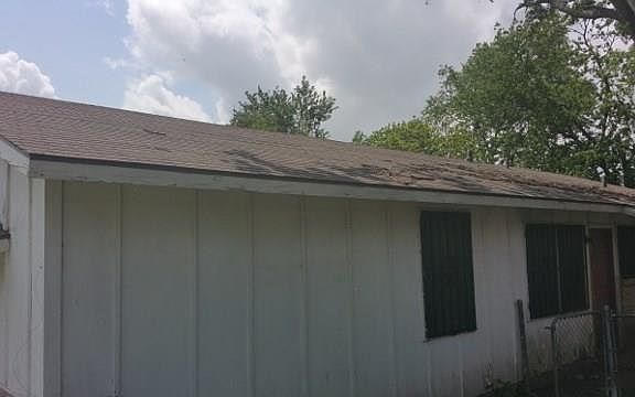 3rd image of 330 Longridge Dr