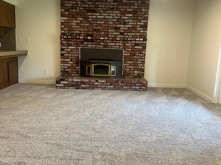 8900 Campus Park Ct — Photo 2