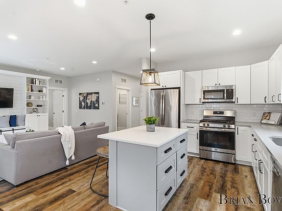 4th image of 148 Tamarack Ln NE #2B