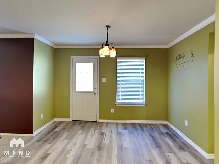 507 Darlene Trl — Photo 6