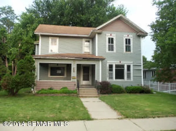 1106 4th St NW, Austin, MN 55912