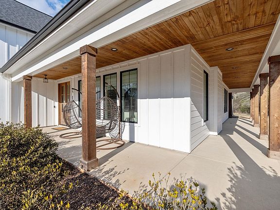 4th image of 340 Tate Chapman Rd