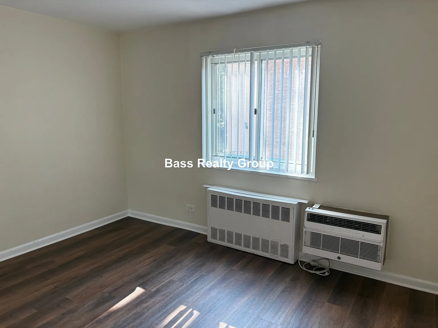 1 bed, 1.0 bath, $1,700 — Photo 4