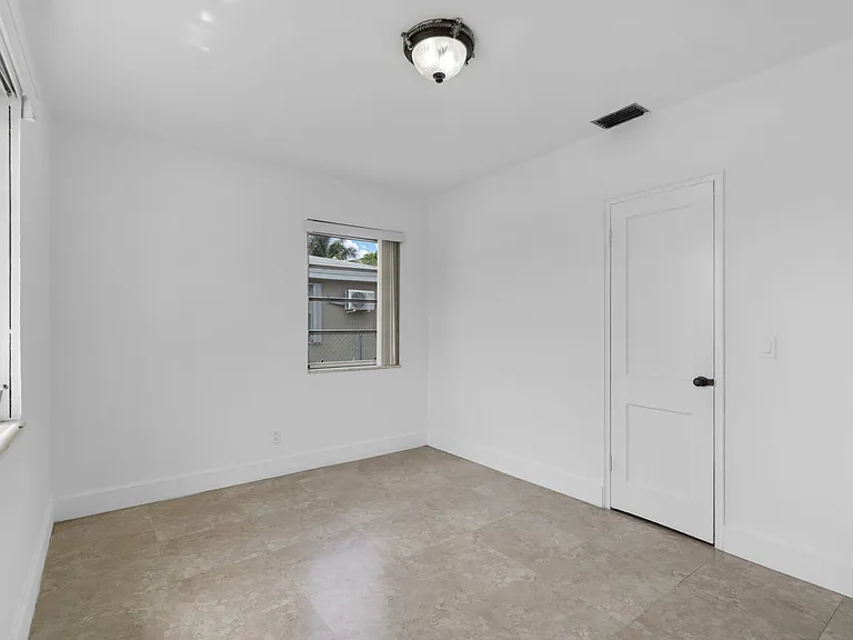 1040 SW 73rd Ct — Photo 13