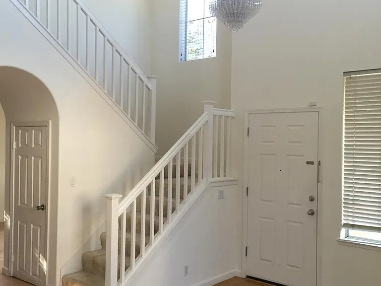 1884 Wayne Cir — Photo 3