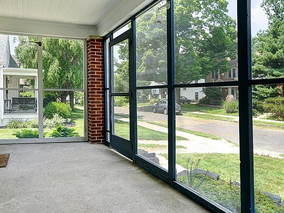 Screened-In Porch