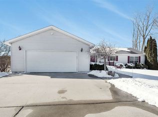 1762 9 Mile Rd, Kawkawlin, MI 48631