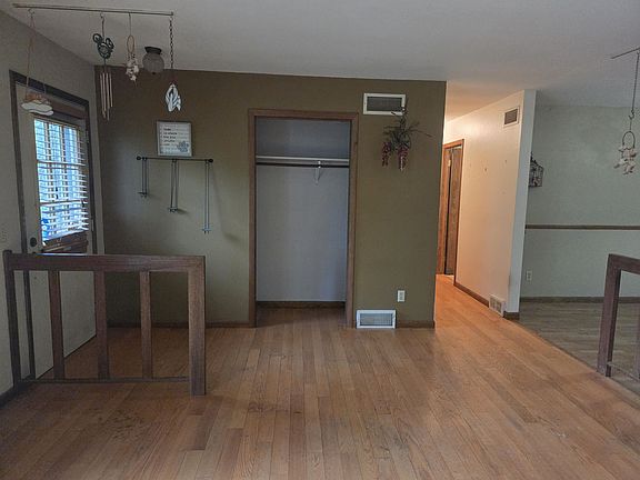 3rd image of 116 West Ridge Cir