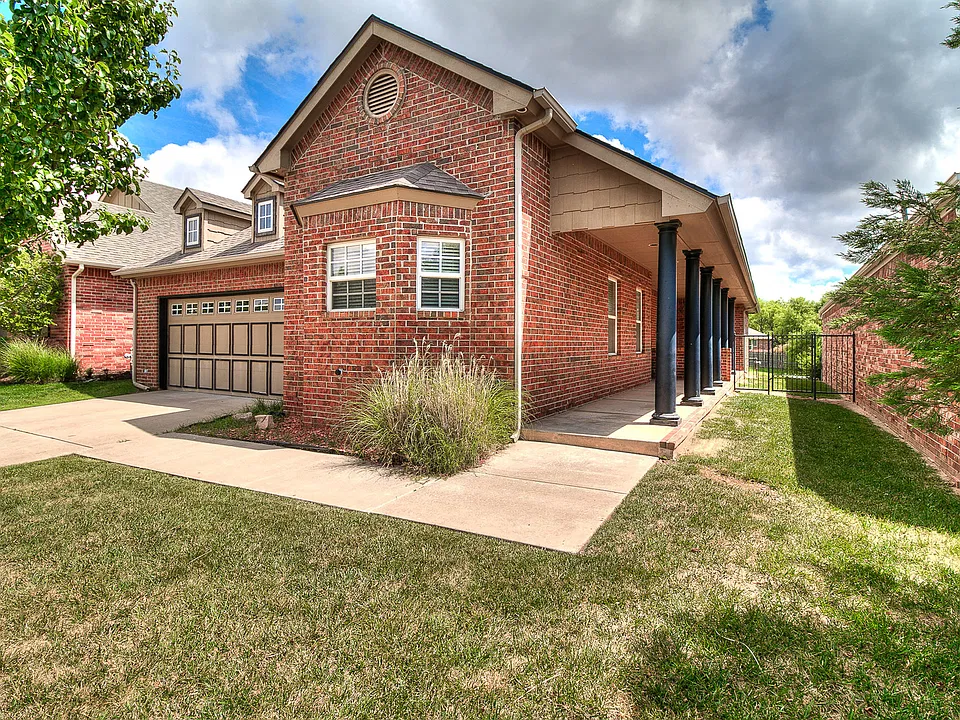 15808 San Nicolas Dr