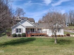 31 Deer Glade Ln, Waynesville, NC 28786