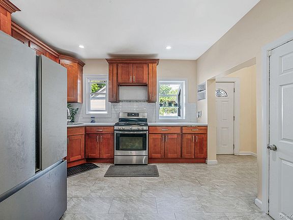 2nd image of 26 Rosedale Avenue