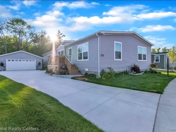 8464 S Brookston Dr, Willis, MI 48191