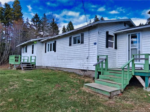 20 Back Rd, Campobello Island, NB E5E 1P5