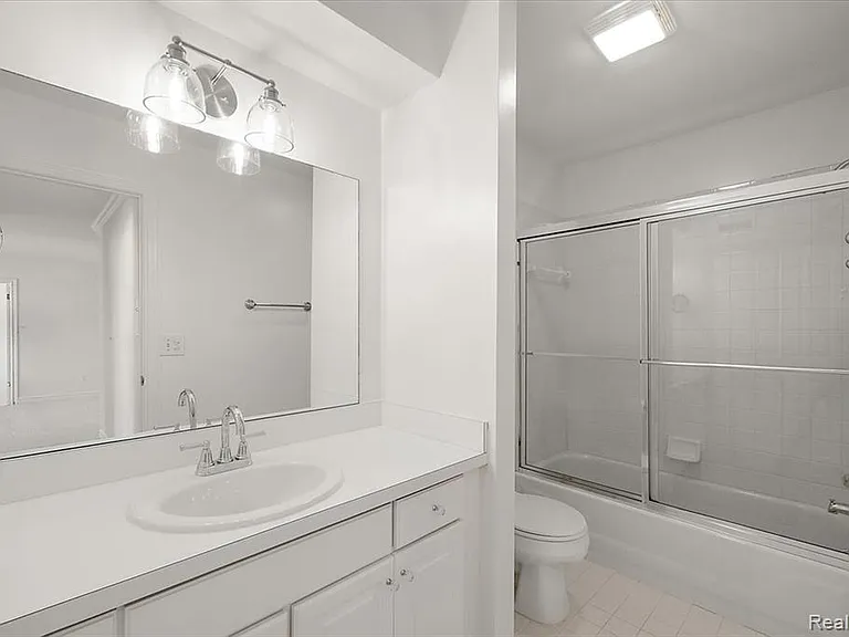 444 Chester St #420 — Photo 21