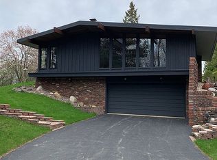 S45W22080 Tansdale Rd, Waukesha, WI 53189