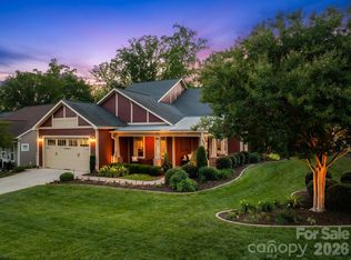 124 Chimney Rock Ct, Denver, NC 28037