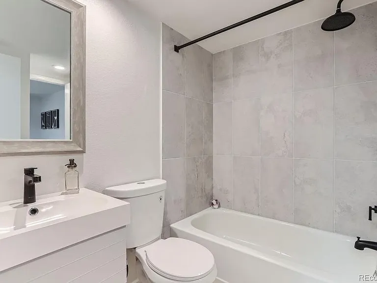 12172 Bannock Cir #B — Photo 7
