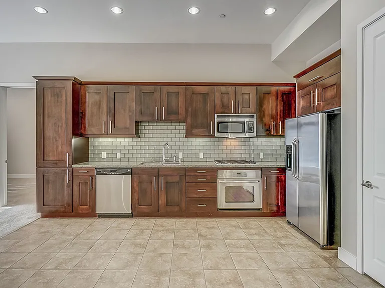 Axis 2300 Apartments — Photo 24