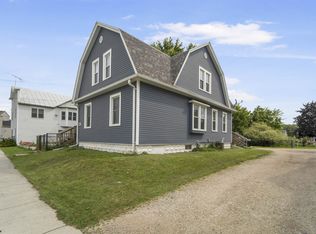 40 S 6th St, HILBERT, WI 54129