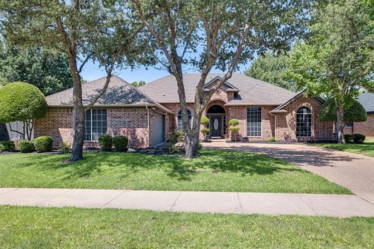 1st image of 5505 Club House Dr