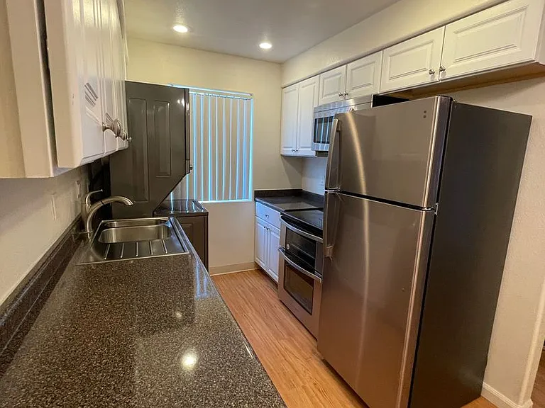 Canyon Club Apartments — Photo 19