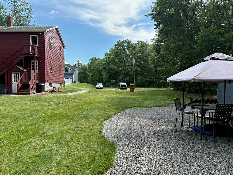 14 Victoria Cir — Photo 3