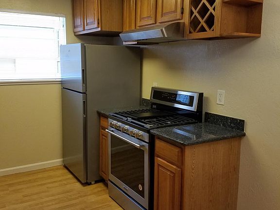 2nd image of 475 Esplanade Ave APT 3