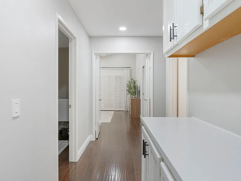 13103 Ireland Ln — Photo 43