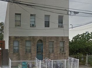 6076 55th St #2FL, Maspeth, NY 11378