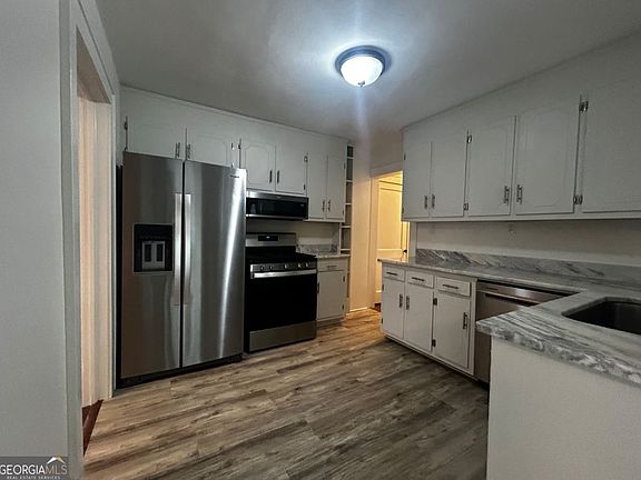 4th image of 300 N College St