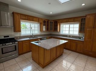8446 Fenwick St, Sunland, CA 91040