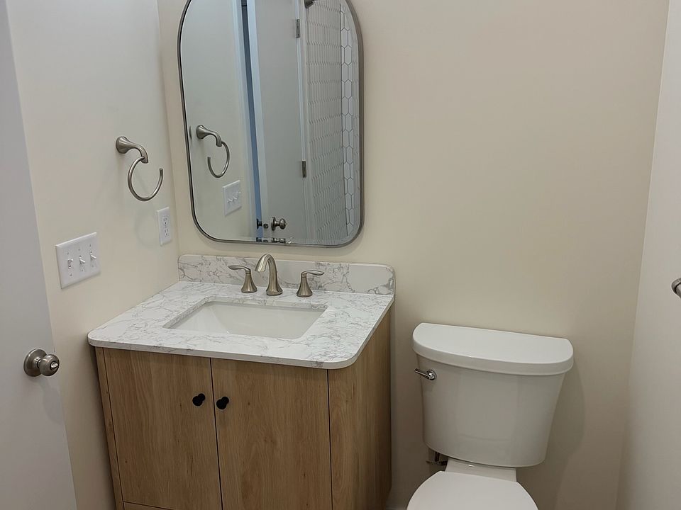 1st image of 900 Central Ave #203
