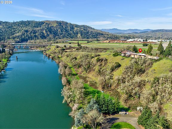 3rd image of 141 Umpqua College Rd